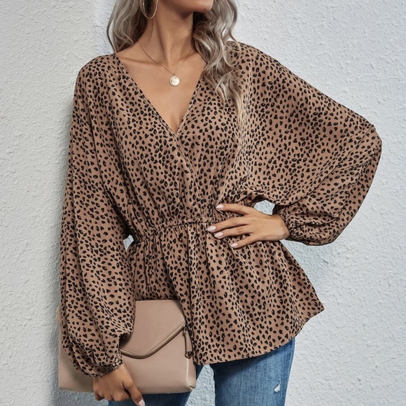 Tops - Oversized vneck dalmatian print batwing sleeve top